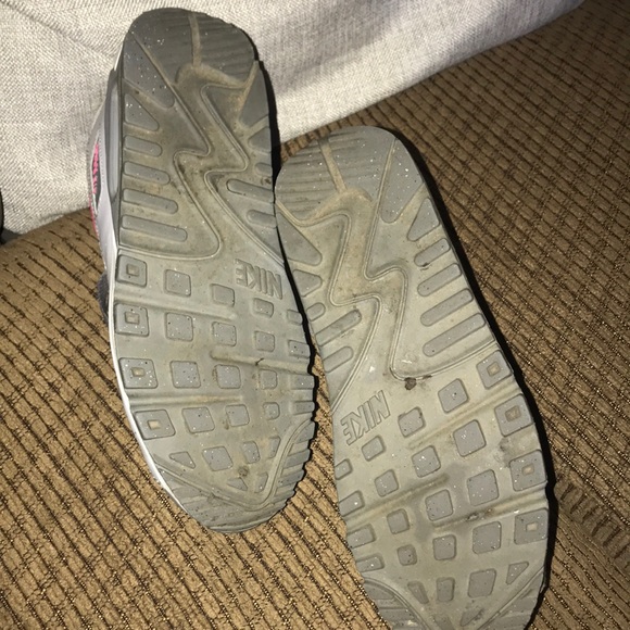 Nike’s - Picture 4 of 5